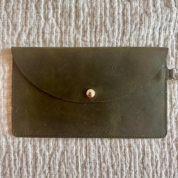 Genuine Leather Wristlet Green - Picture 3 of 6